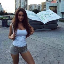 Пара ищет девушку в Петрозаводске для секса втроем